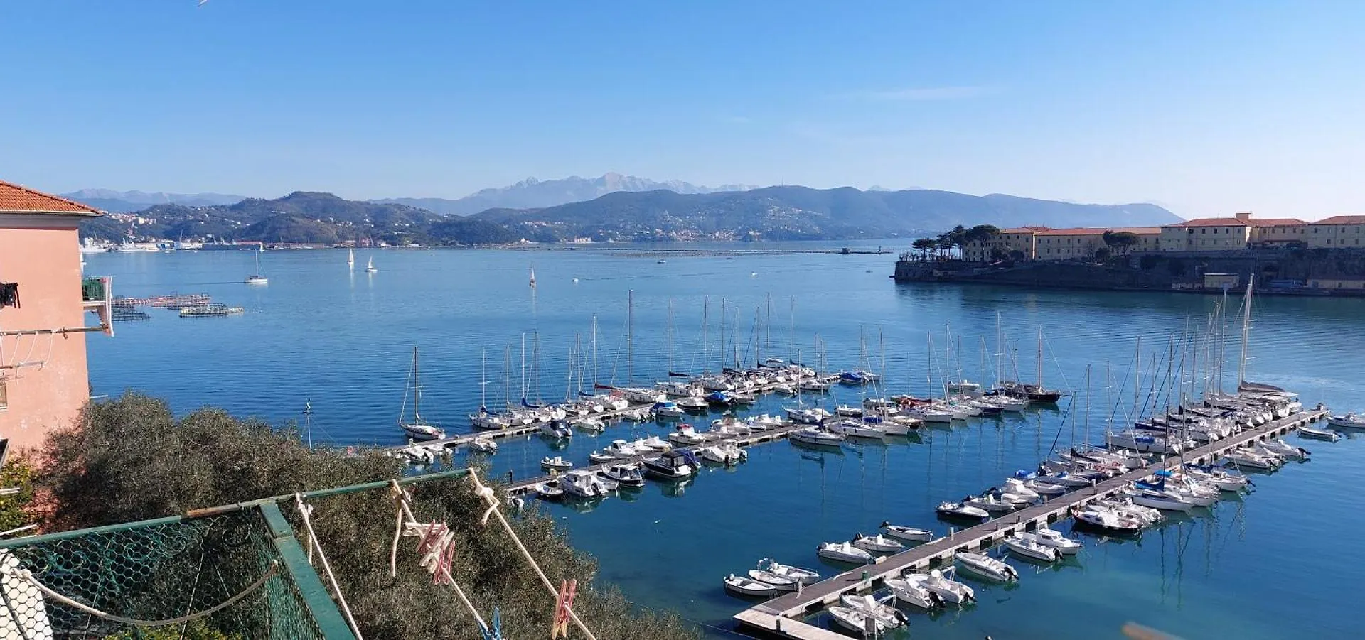 ポルトヴェーネレ La Terrazza Sulla Baia Di Le Grazieヴィラ 0*,