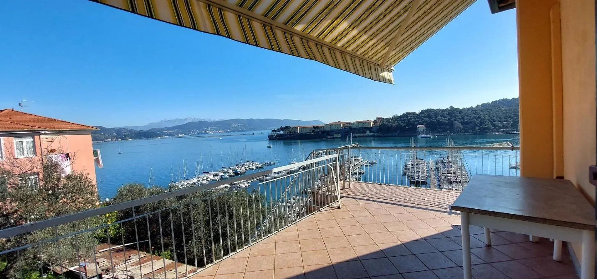 ポルトヴェーネレ La Terrazza Sulla Baia Di Le Grazieヴィラ